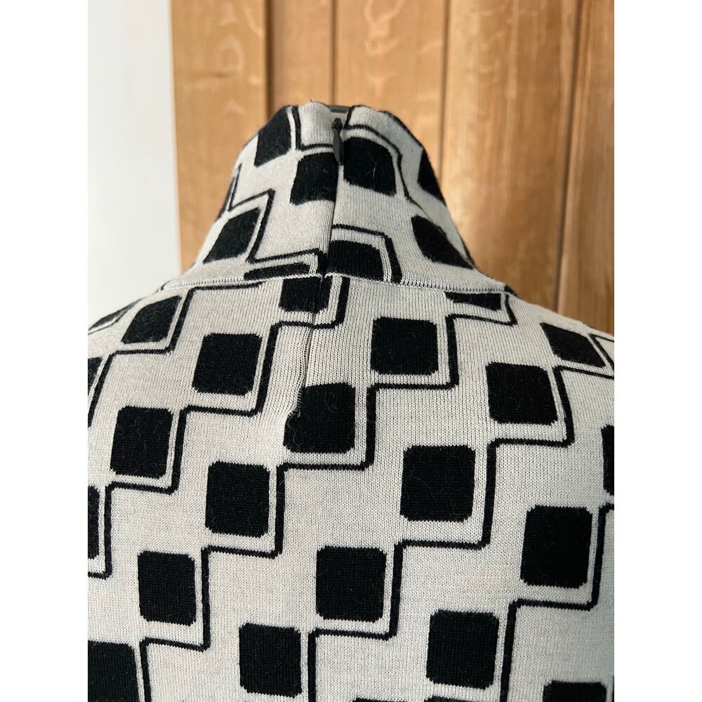 Quiet Luxury St. John Wool Stretch Maximalist Black White Mock Neck Sweater Sz L - Picture 7 of 14